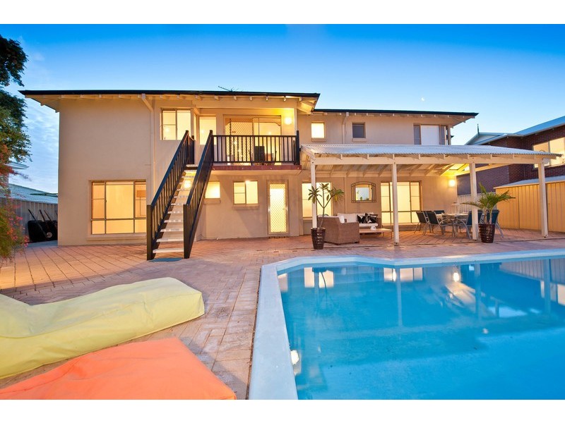 126 Oceanside Promanade, Mullaloo WA 6027