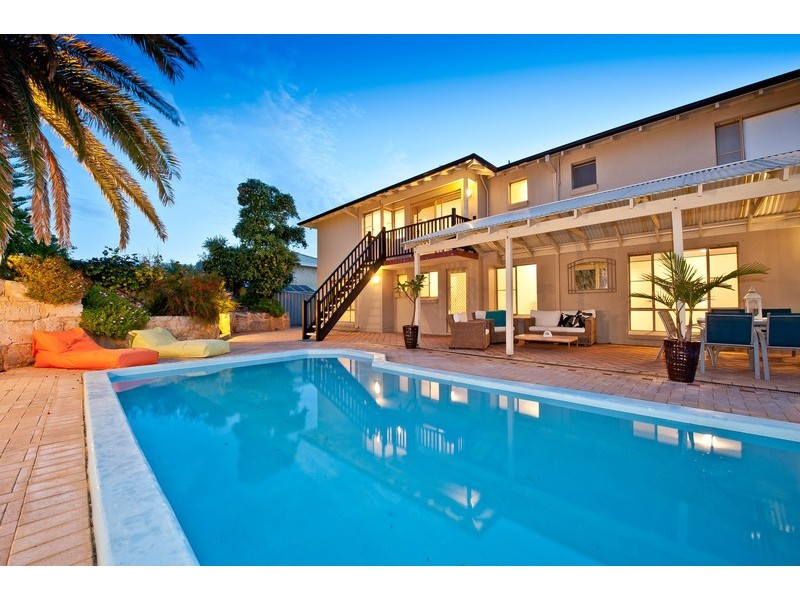 126 Oceanside Promanade, Mullaloo WA 6027