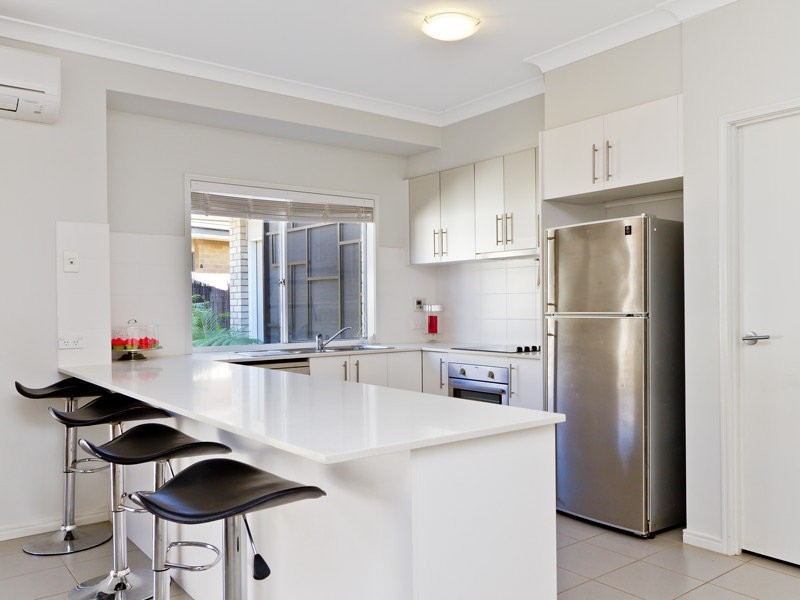 10 Sunjoy Pl, North Lakes QLD 4509