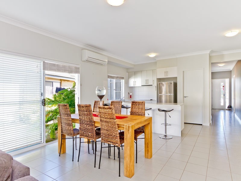 10 Sunjoy Pl, North Lakes QLD 4509