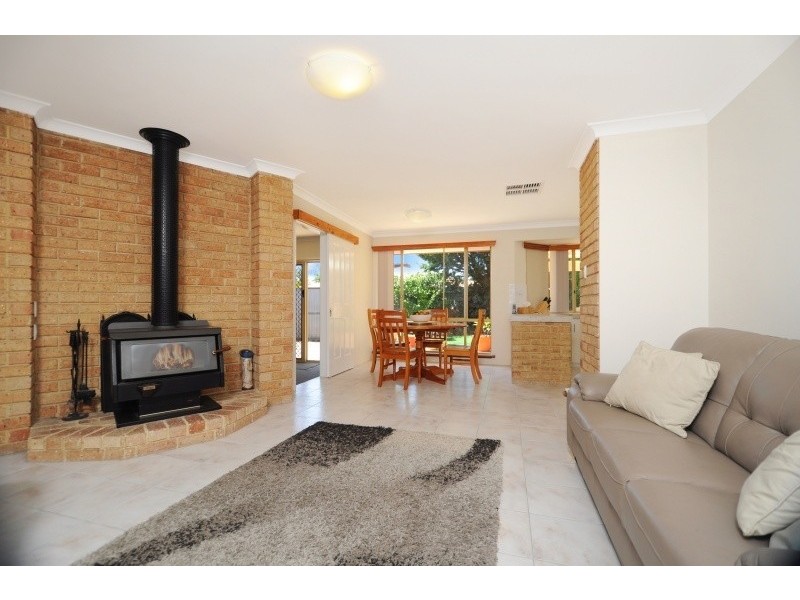 11 Leopold Court, Woodvale WA 6026