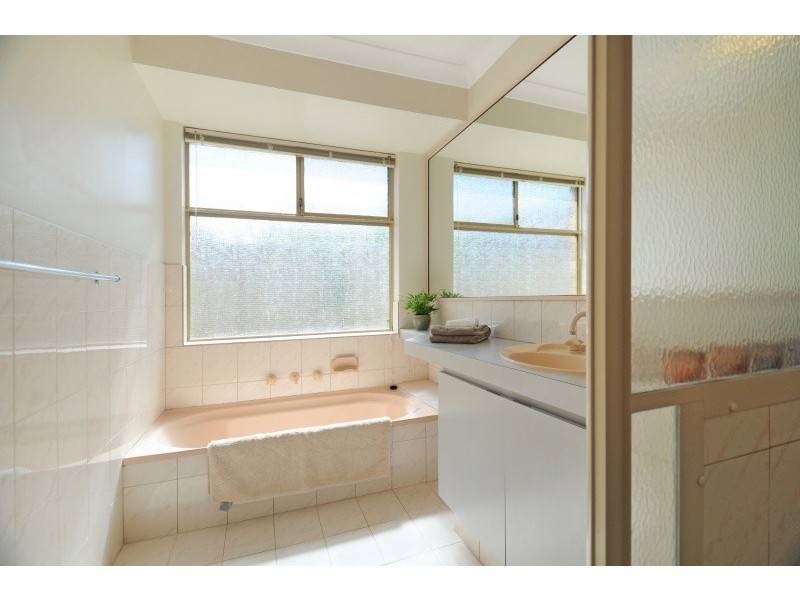 11 Leopold Court, Woodvale WA 6026