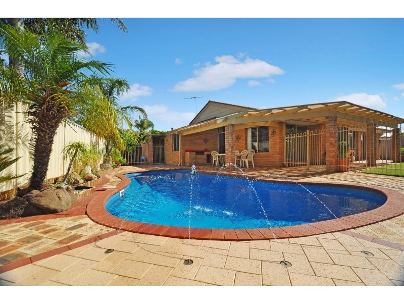 11 Leopold Court, Woodvale WA 6026