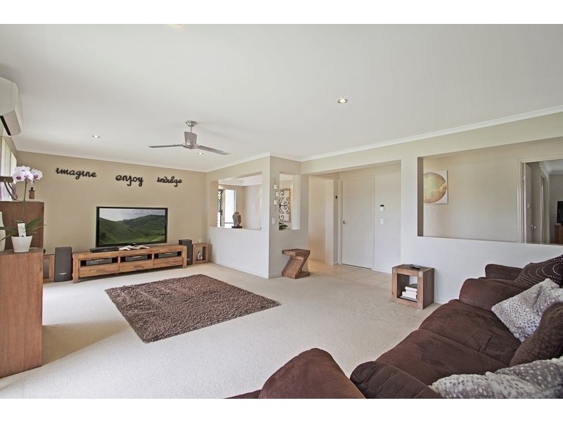 6 McLachlan Avenue, Mudgeeraba QLD 4213