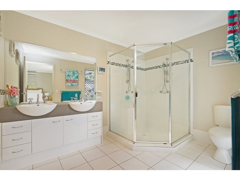 6 McLachlan Avenue, Mudgeeraba QLD 4213