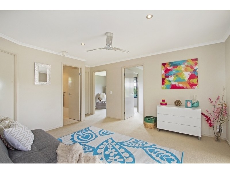 6 McLachlan Avenue, Mudgeeraba QLD 4213