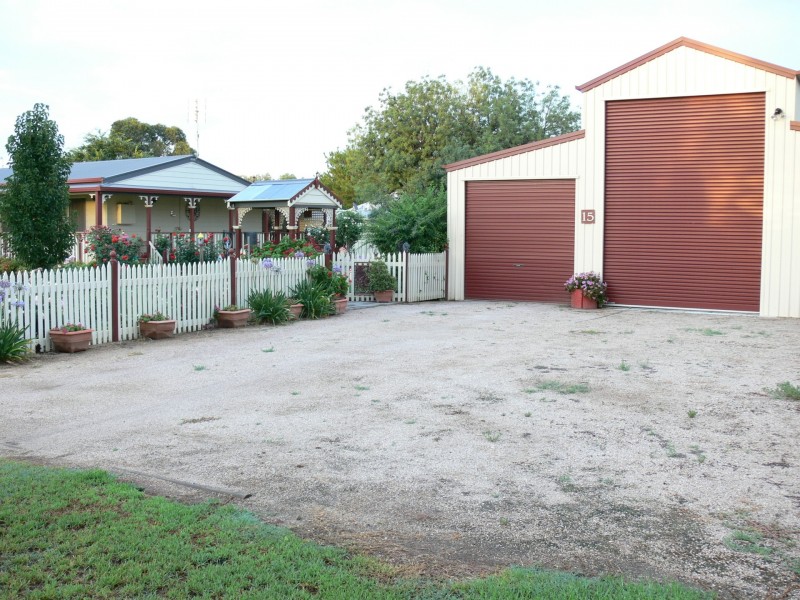 15 Willbe Street, Eugowra NSW 2806