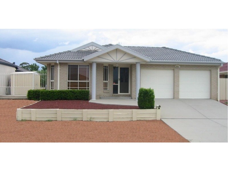 11 Dora Street, Jerrabomberra NSW 2619