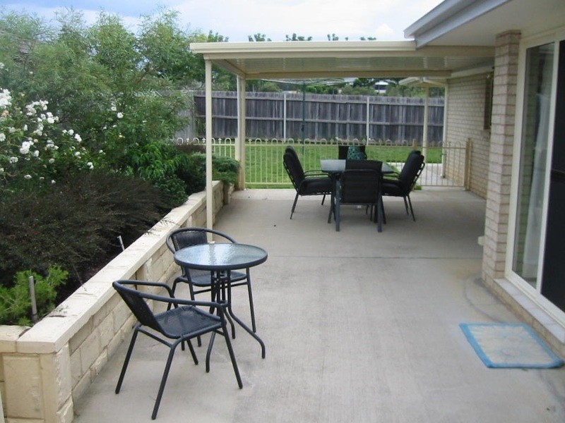 11 Dora Street, Jerrabomberra NSW 2619