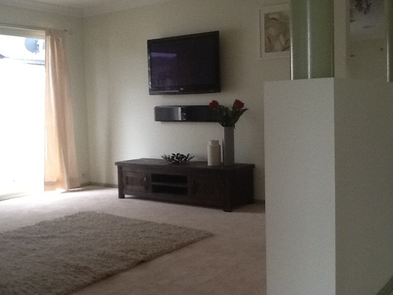 11 Dora Street, Jerrabomberra NSW 2619