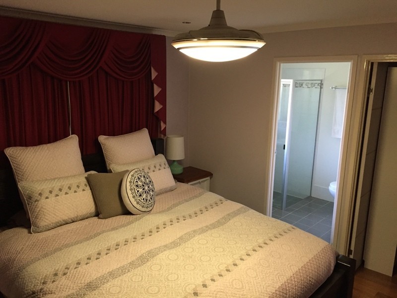 24 Hinchcliffe St, Tanah Merah QLD 4128
