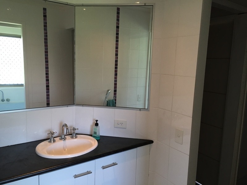 24 Hinchcliffe St, Tanah Merah QLD 4128