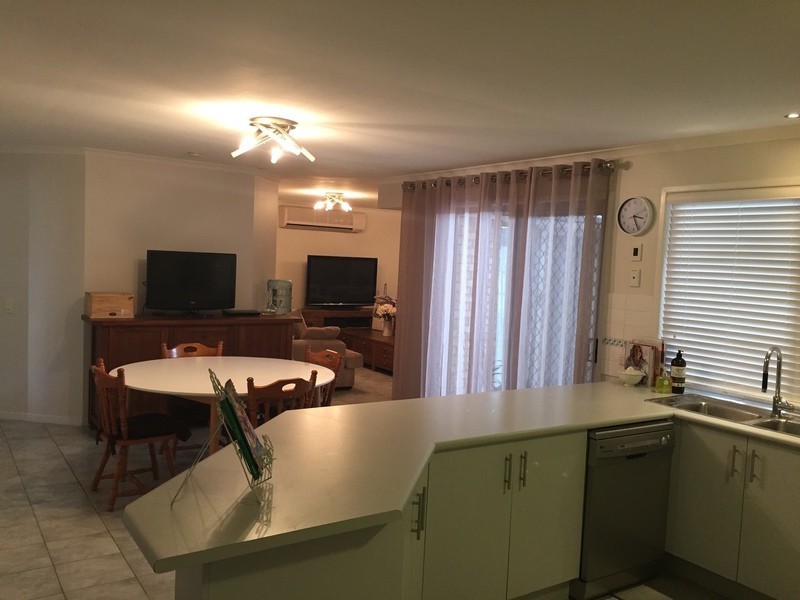 24 Hinchcliffe St, Tanah Merah QLD 4128