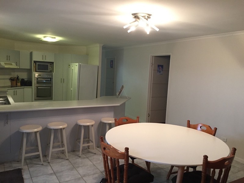 24 Hinchcliffe St, Tanah Merah QLD 4128