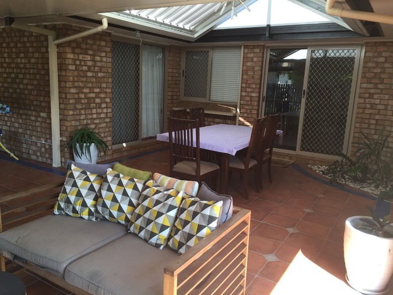 24 Hinchcliffe St, Tanah Merah QLD 4128