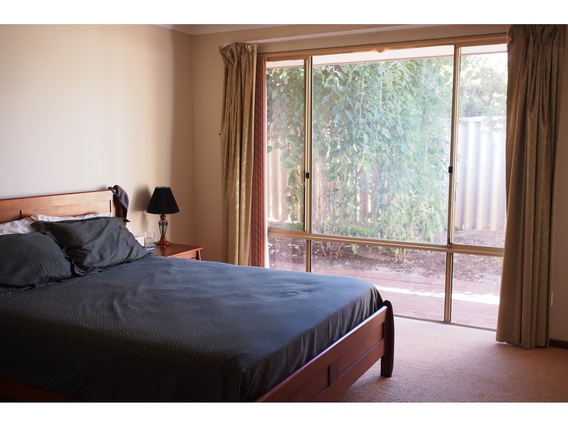 10 Chartwell Place, Leeming WA 6149