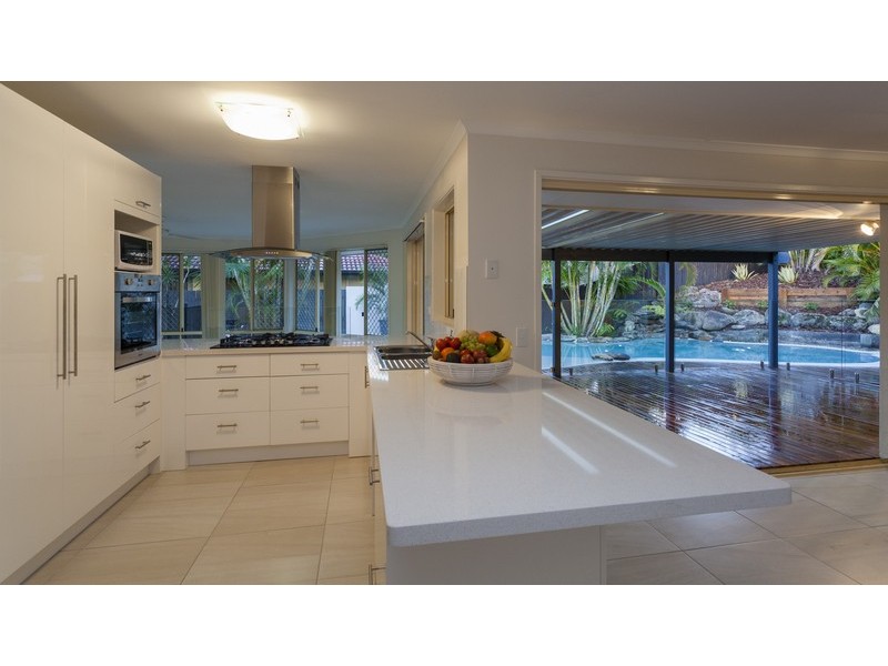 65 Allied Drive, Arundel QLD 4214