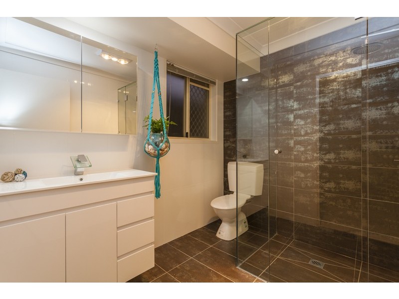 65 Allied Drive, Arundel QLD 4214