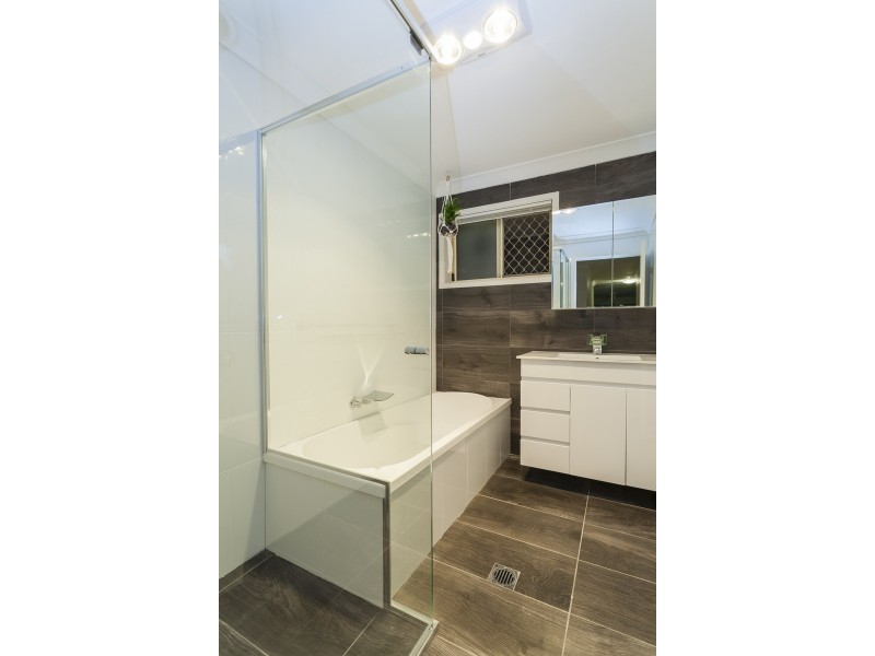 65 Allied Drive, Arundel QLD 4214