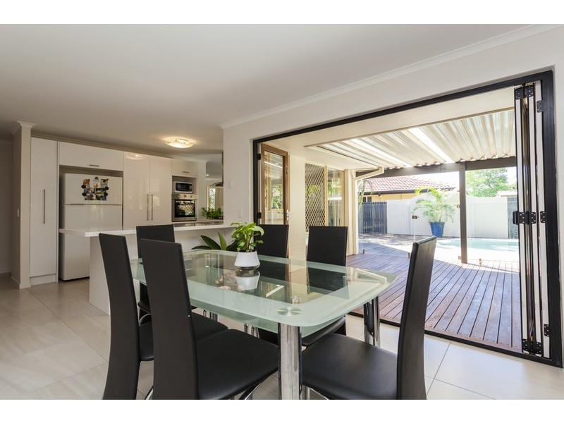 65 Allied Drive, Arundel QLD 4214