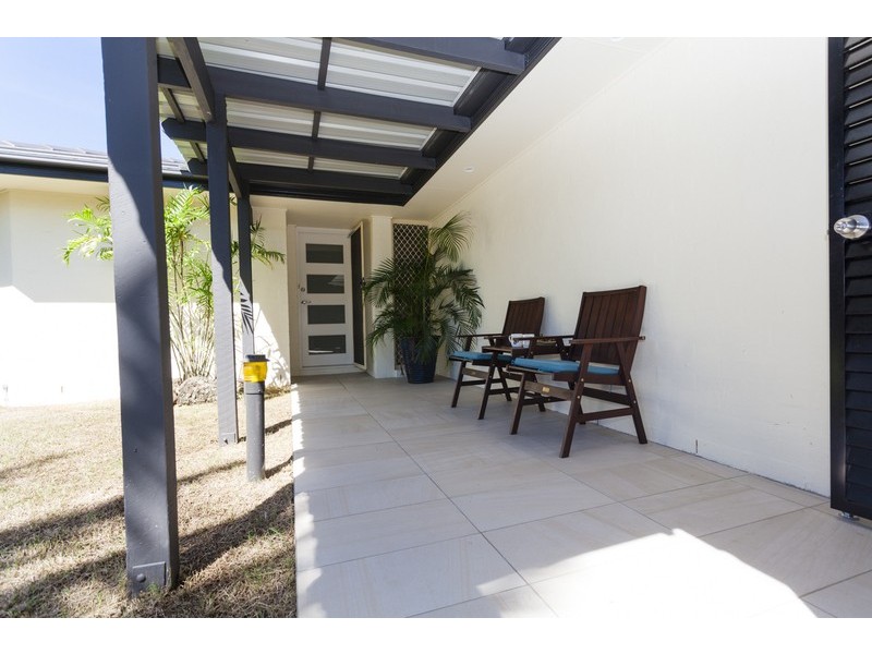 65 Allied Drive, Arundel QLD 4214