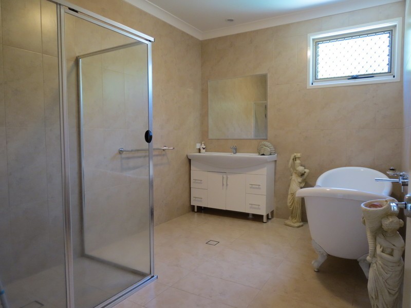 1 Fairmont Crt, Banora Point NSW 2486