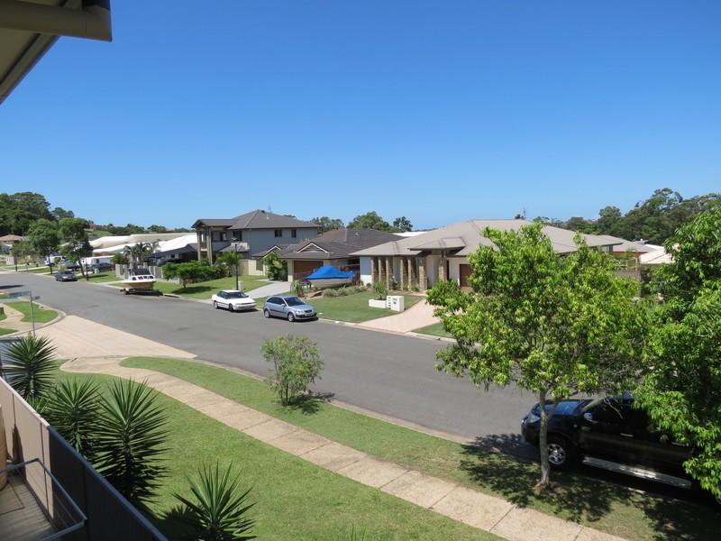 1 Fairmont Crt, Banora Point NSW 2486