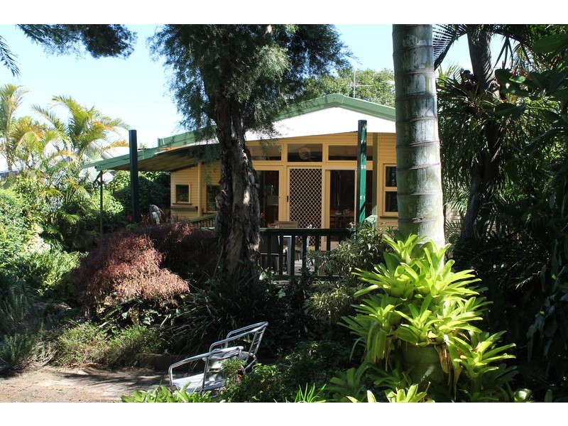 5 Second avenue, Labrador QLD 4215