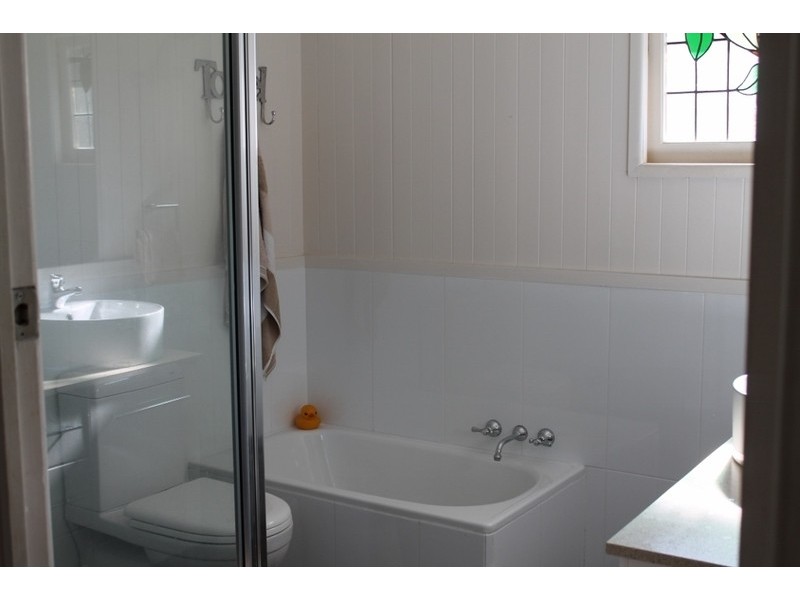 5 Second avenue, Labrador QLD 4215