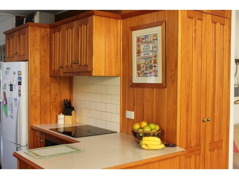 5 Second avenue, Labrador QLD 4215