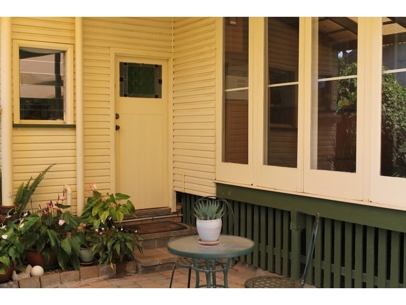 5 Second avenue, Labrador QLD 4215