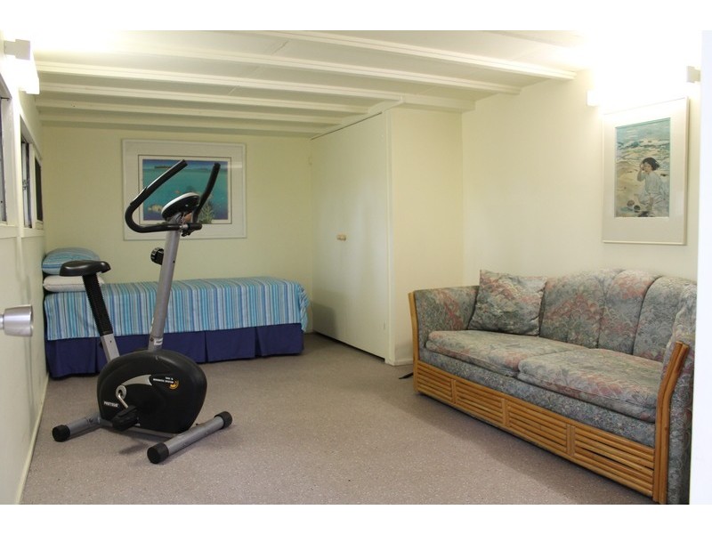 5 Second avenue, Labrador QLD 4215