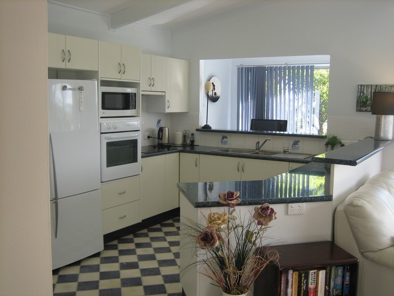 126 Canberra Crs, Burrill Lake NSW 2539