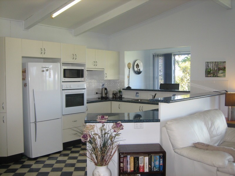 126 Canberra Crs, Burrill Lake NSW 2539