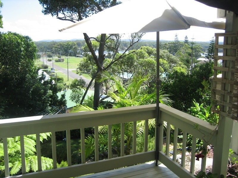 126 Canberra Crs, Burrill Lake NSW 2539