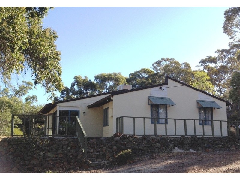 289 Railway Rd, Clackline WA 6564