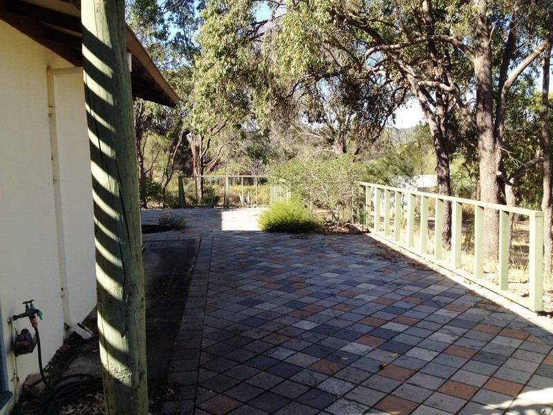 289 Railway Rd, Clackline WA 6564