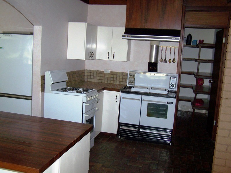 289 Railway Rd, Clackline WA 6564