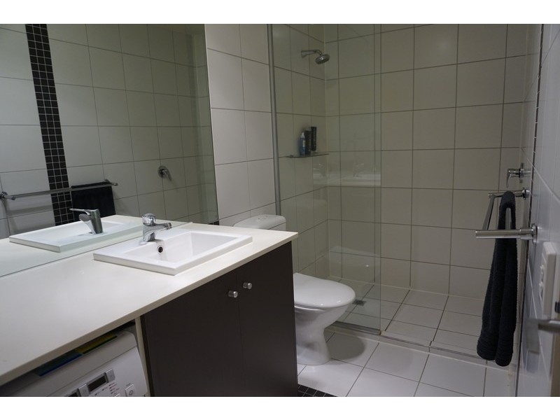 305/83 Queens Road, Melbourne VIC 3004