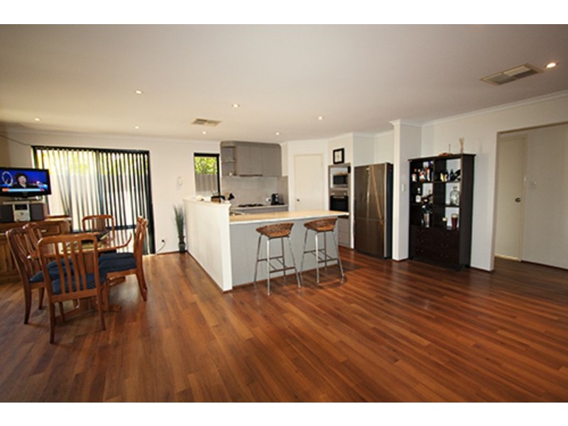 14B Downsborough Ave, Kewdale WA 6105