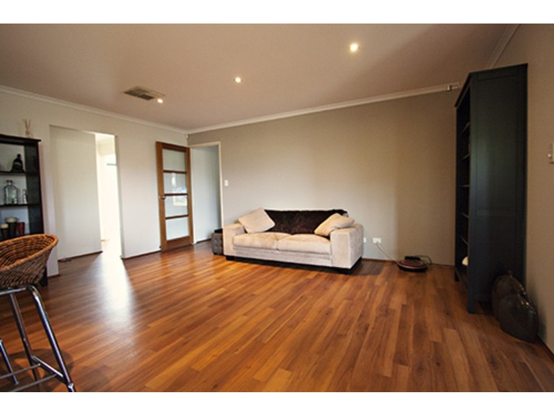 14B Downsborough Ave, Kewdale WA 6105