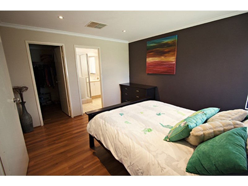 14B Downsborough Ave, Kewdale WA 6105