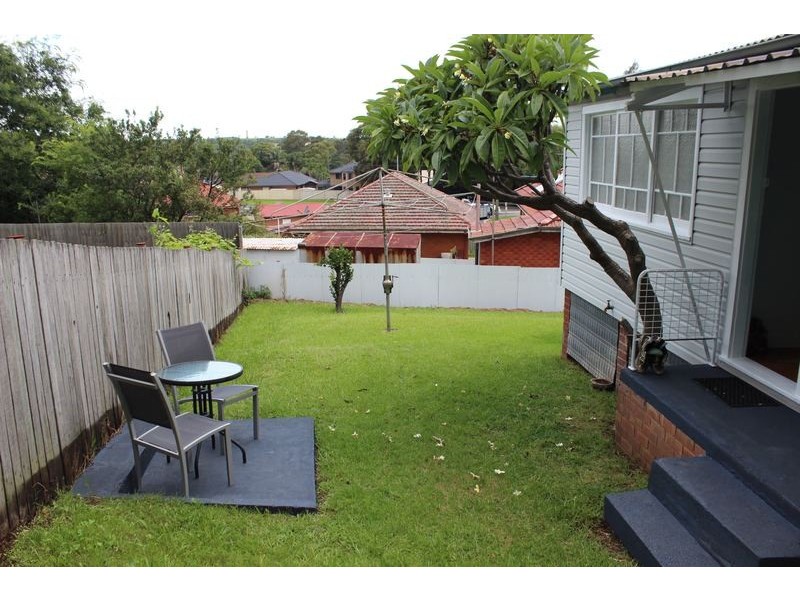 6 Cordeaux Rd, Figtree NSW 2525