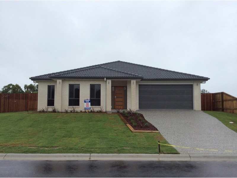 11 Highland Drive, Regents Park QLD 4118