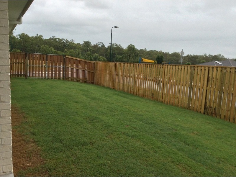 11 Highland Drive, Regents Park QLD 4118