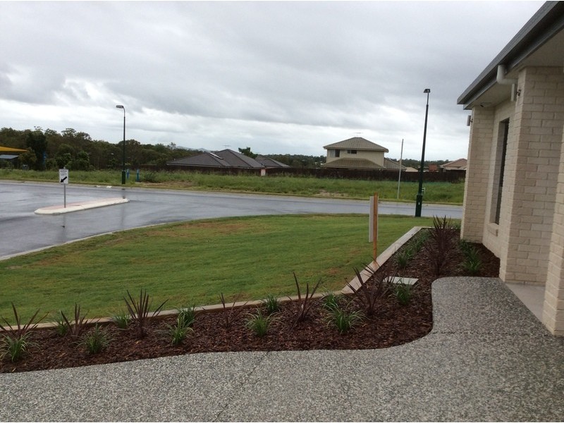 11 Highland Drive, Regents Park QLD 4118