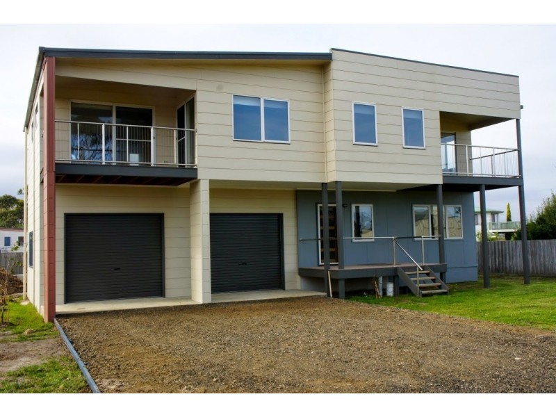 32 Spring St, Port Albert VIC 3971