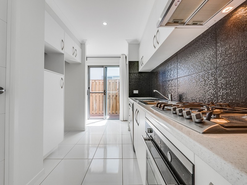 16 Warrumbungle Parade, Fitzgibbon QLD 4018