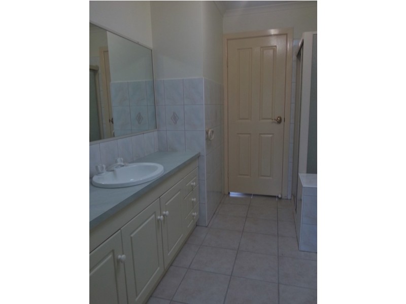 2/6 Portsmouth Place, Epping VIC 3076