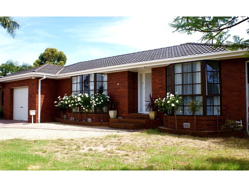18 Shale Court, Delahey VIC 3037